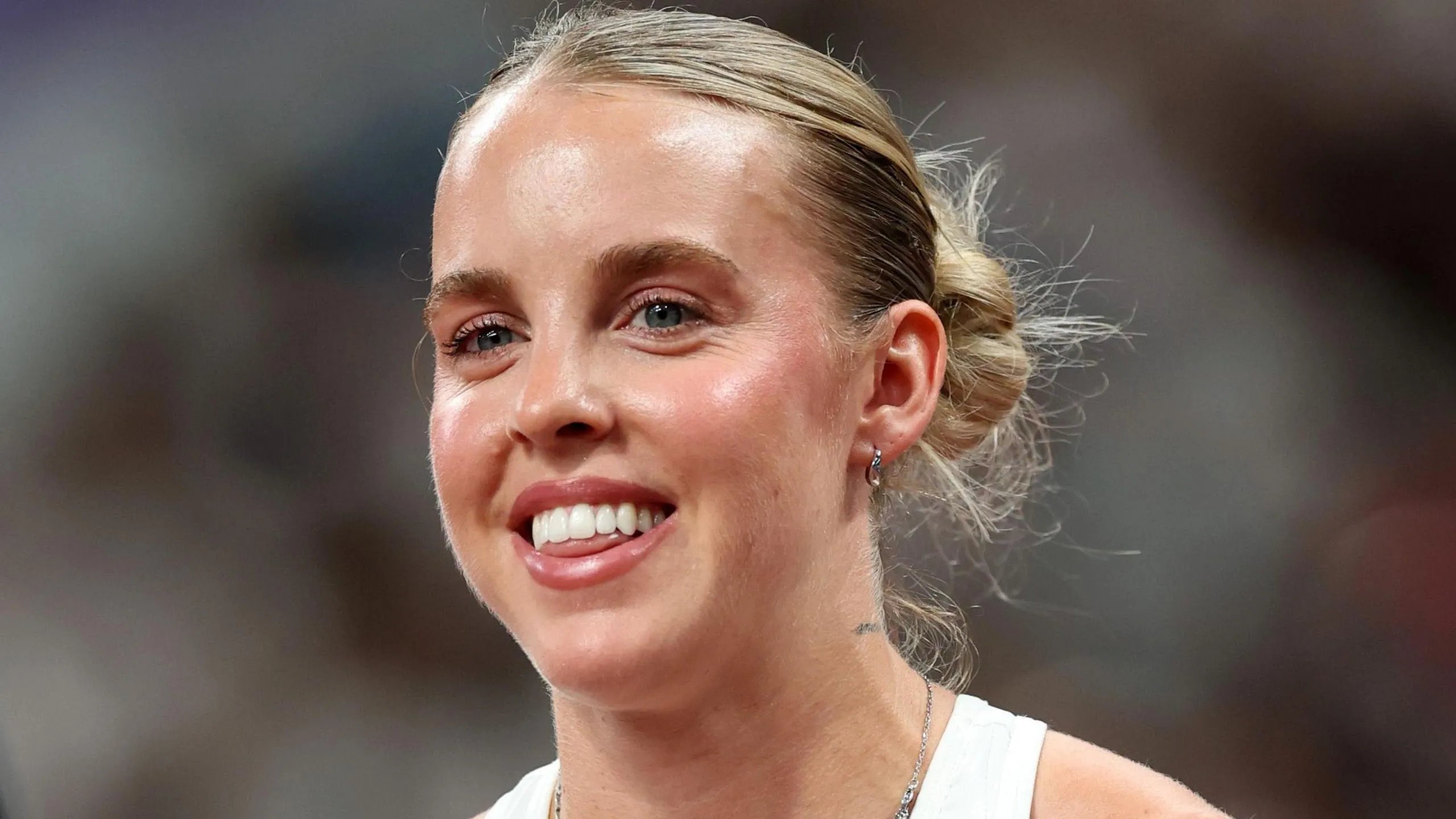 Hodgkinson Kicks off World Title Bid with Strong Performance